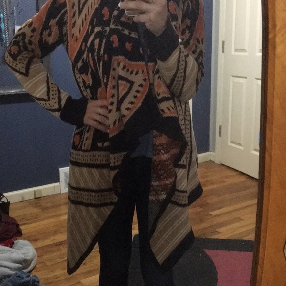 Angled Bottom Sweater - Picture 6 of 6